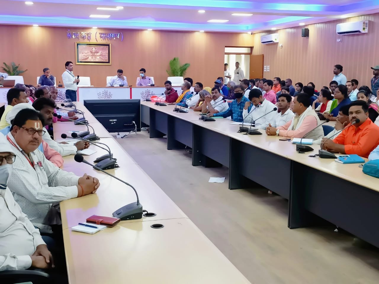 जिला मुख्यालय में ठोस तथा तरल अपशिष्ट प्रबंधन कार्यक्रम हेतु हुई कार्यशाला