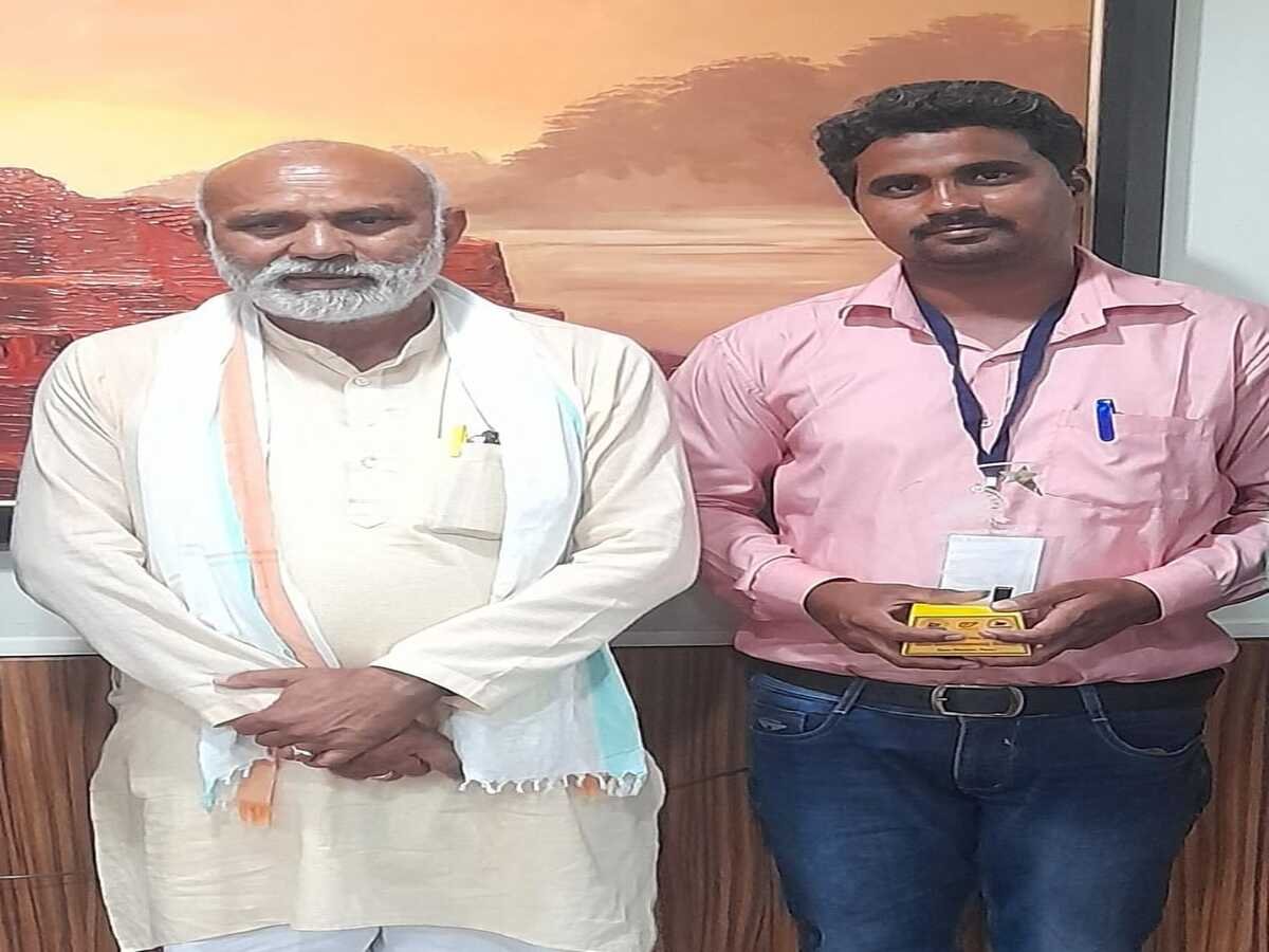 बिहार चेंज मेकर अवार्ड से सम्मानित हुए धमेन्द्र