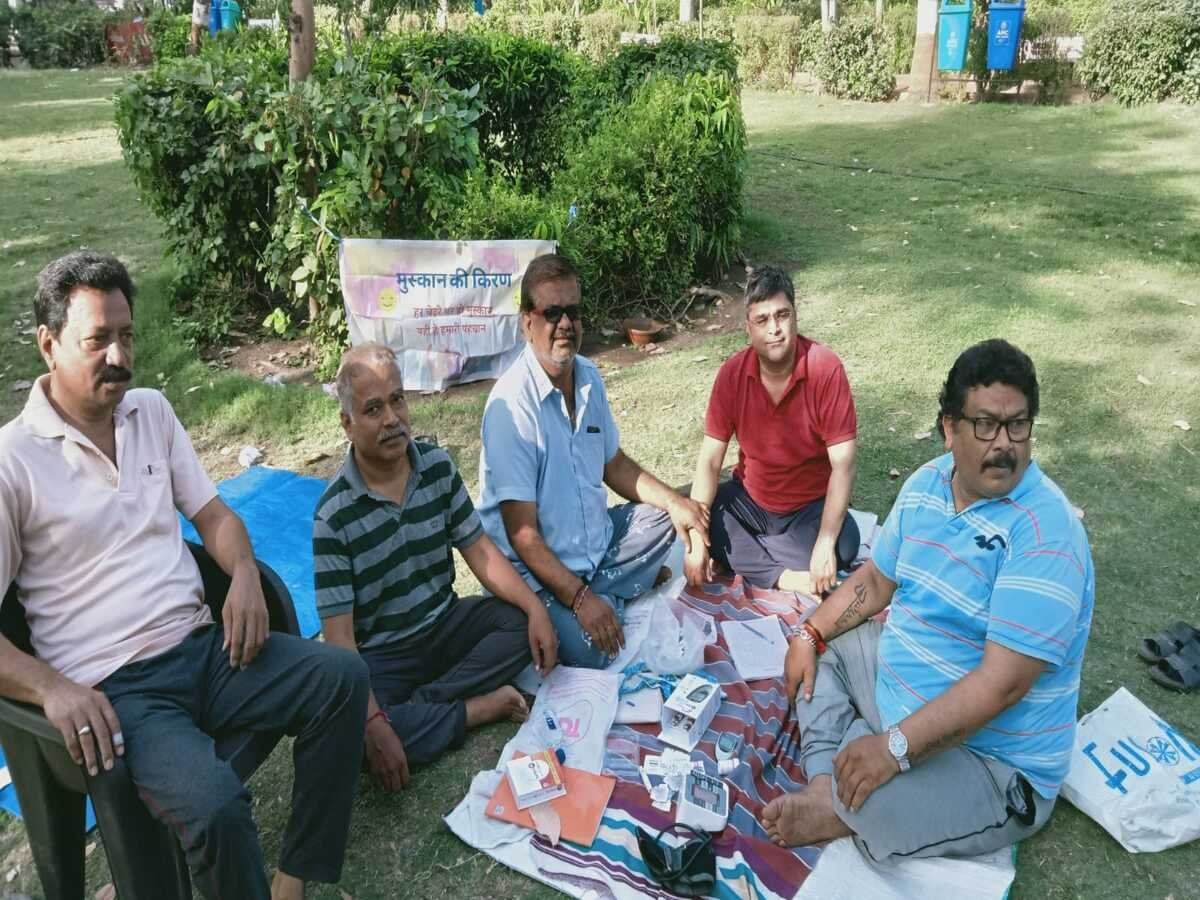 “खिलखिलाहट” ने अहमदाबाद में लगाया हेल्थ कैम्प