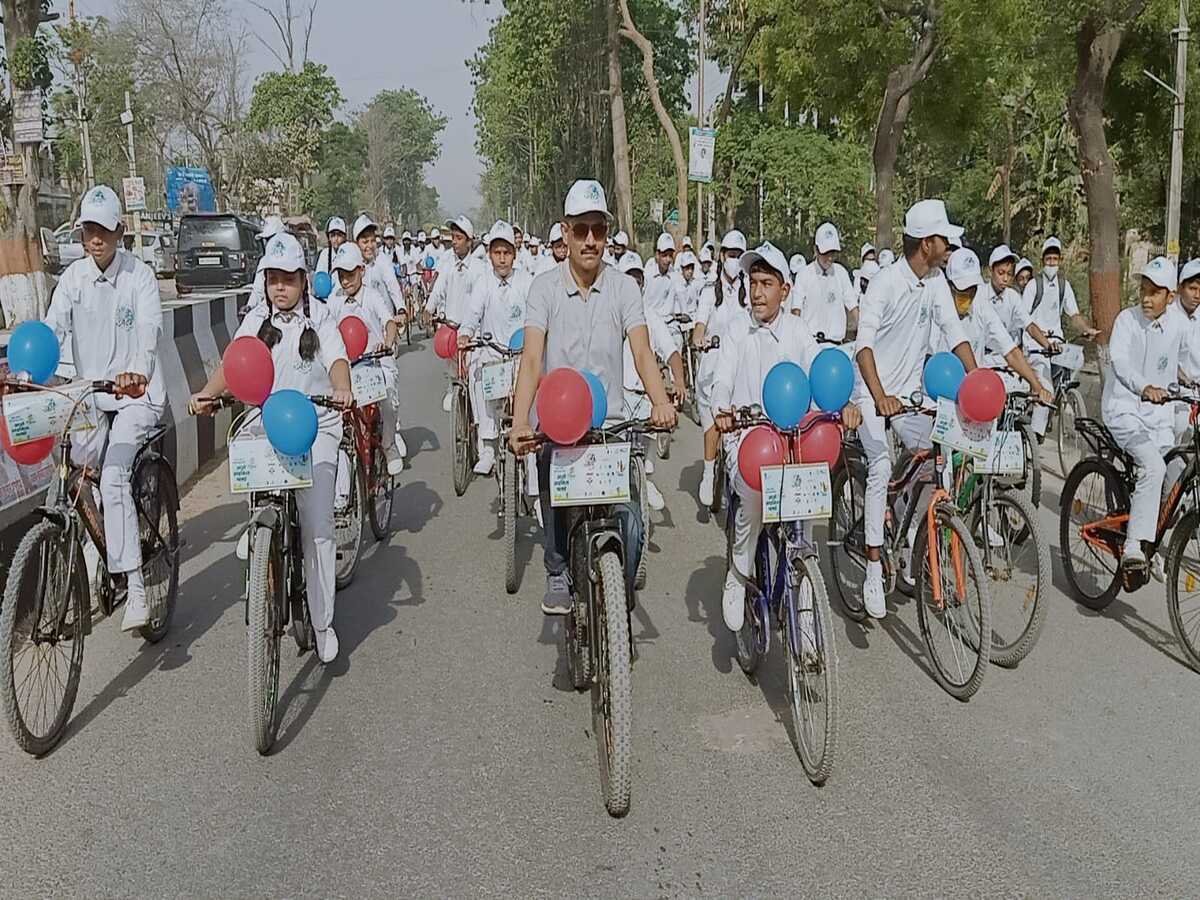 रोहतास: एबीआर सासाराम ने निकाली साइकिल रैली, ईंधन बचाने व पर्यावरण संरक्षण के लिए,  सस्टेनेबल डेवलपमेंट की तरफ करें रूख- सचिव