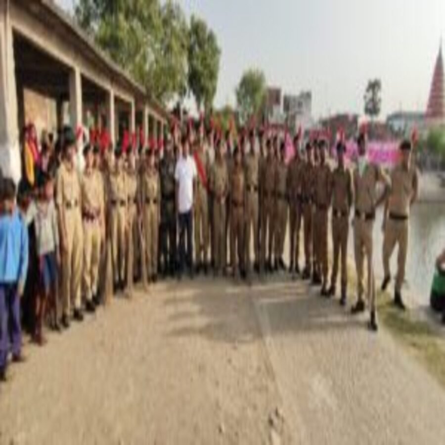 गोपाल नारायण सिंह विश्वविद्यालय के एनसीसी  द्वारा स्वच्छता अभियान चलाया गया।