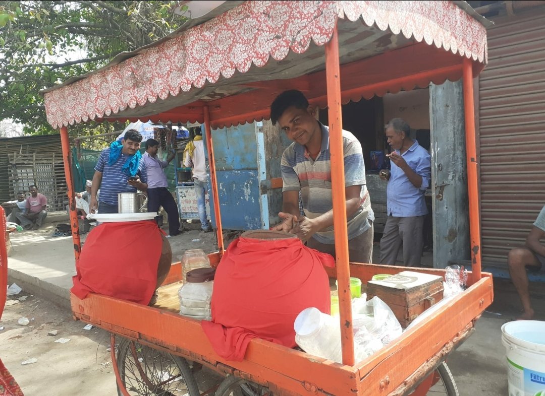  तेज गर्मी में नींबू का शिकंजा एवं शरबत बढ़ी मांग