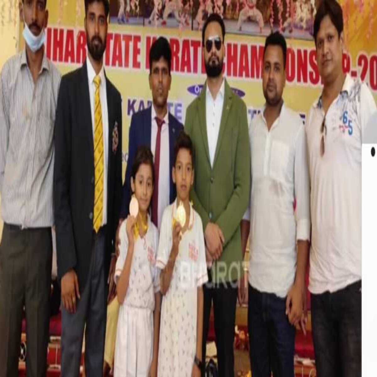 दरभंगा: दो खिलाड़ियों ने एक स्वर्ण और एक कांस्य पदक जीतकर विद्यालय के साथ-साथ जिले का नाम रोशन किया