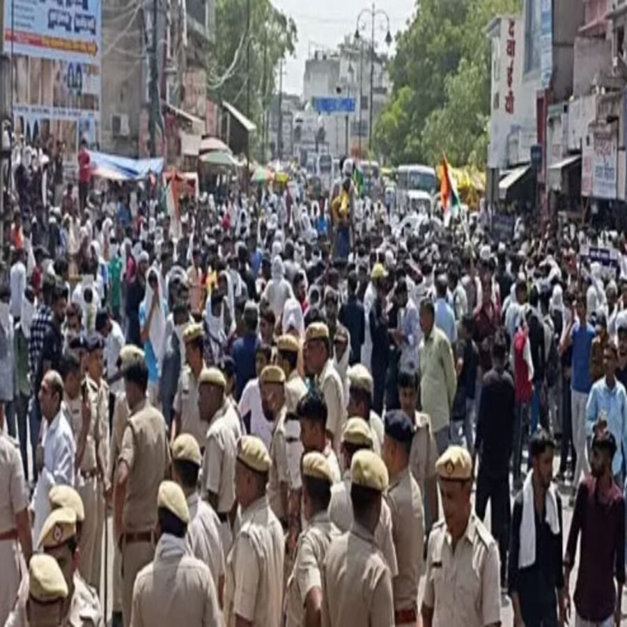 देश: अग्निवीर को लेकर प्रदर्शन, घंटो खड़ी रही ट्रेनें