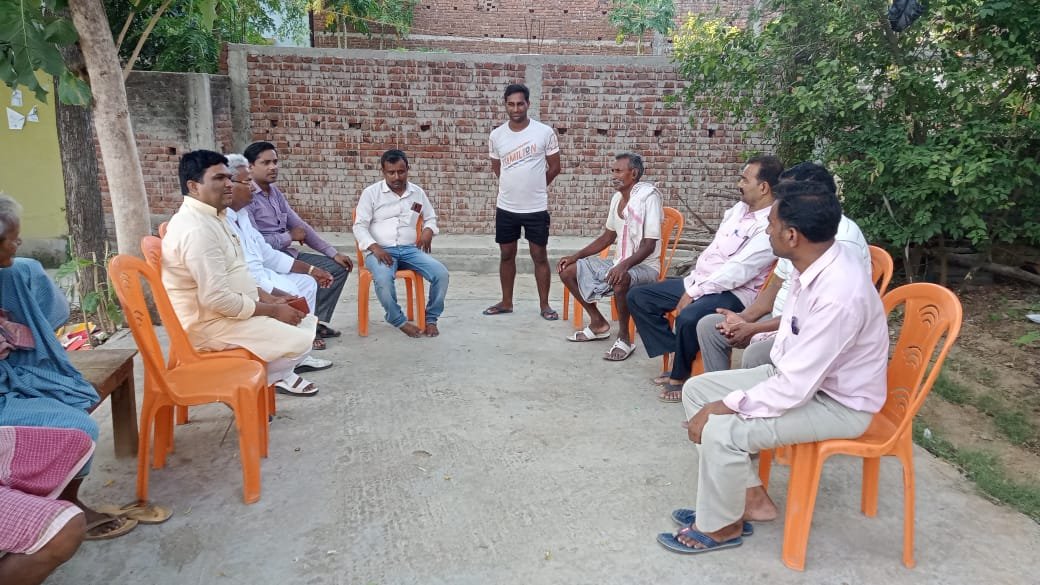 जदयू नेता के निधन पर मातमपुर्सी करने पहुंचे पूर्व जिला अध्यक्ष, दी श्रधांजलि