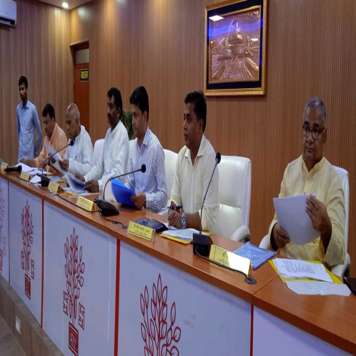 रोहतास: विद्यालय के आधारभूत संरचनाओं पर खर्च की जायेगी विकास कोष की राशि: डीएम