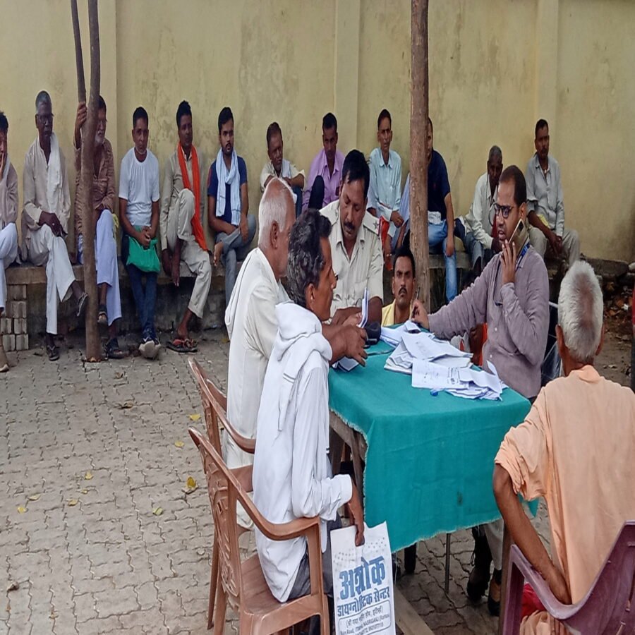 रोहतास: जनता दरबार में भूमि विवाद के 32 में 21 मामले निष्पादित, काराकाट थाना परिसर में सर्वाधिक भीड़ देखी गई