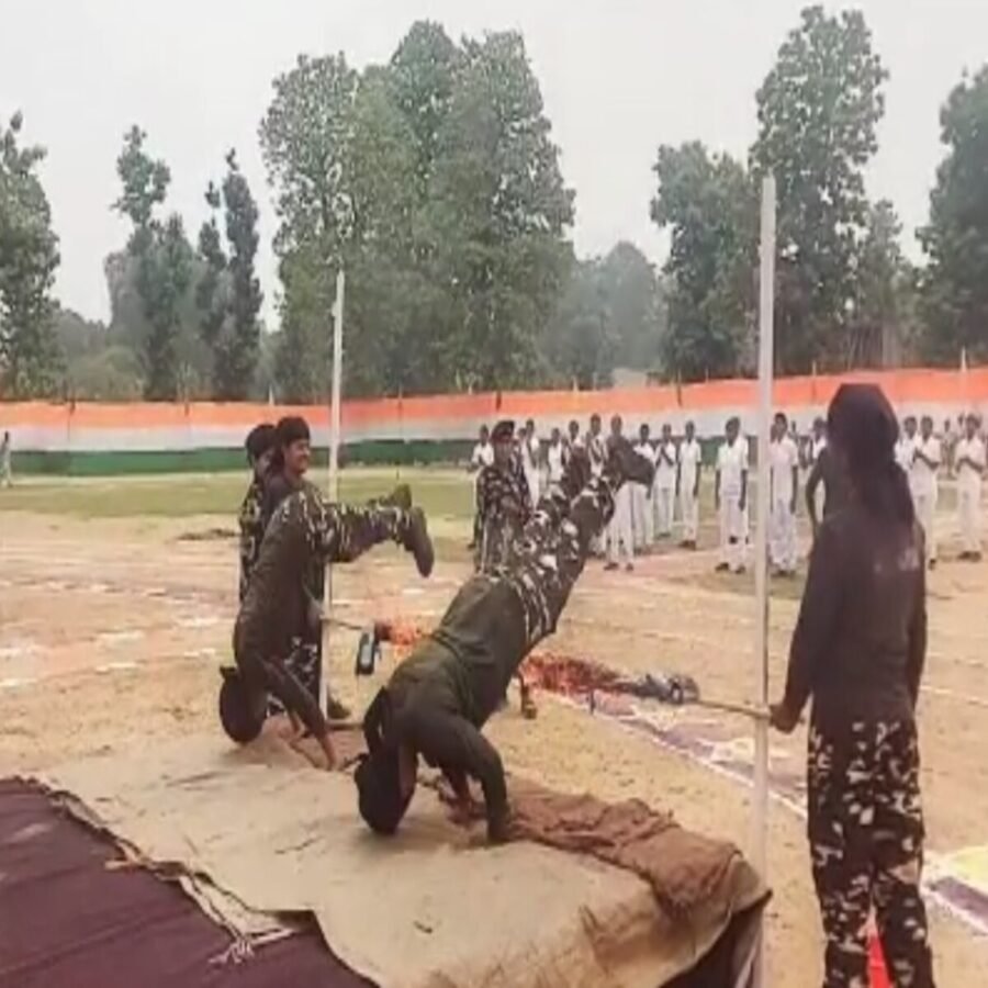 रोहतास: प्रशिक्षु महिला सिपाहियों का हैरतअंगेज प्रर्दशन, पुलिस केंद्र डिहरी में ऐतिहासिक नजारा देखने को मिला