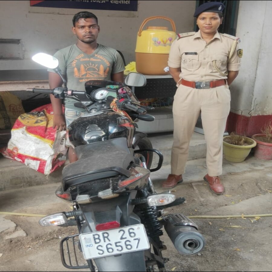 डेहरी ऑन सोन : मोटरसाइकिल के साथ शराब धंधेबाज गिरफ्तार