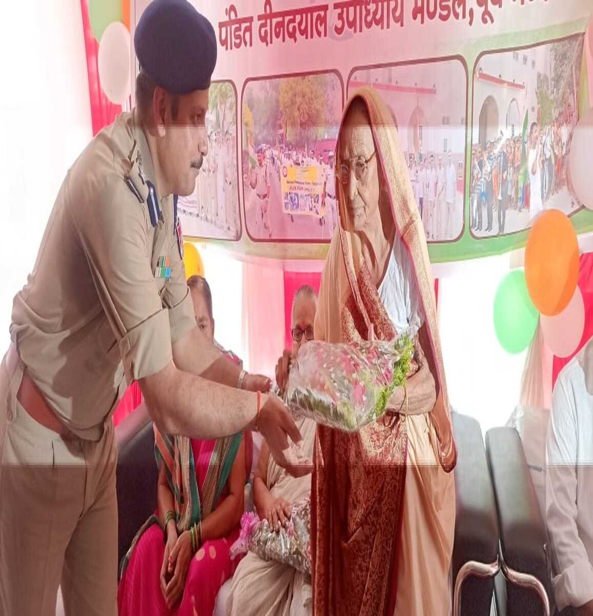 आजादी की लड़ाई में अहम भूमिका निभाने वाले स्वतंत्र सेनानी के परिजन हुए सम्मानित