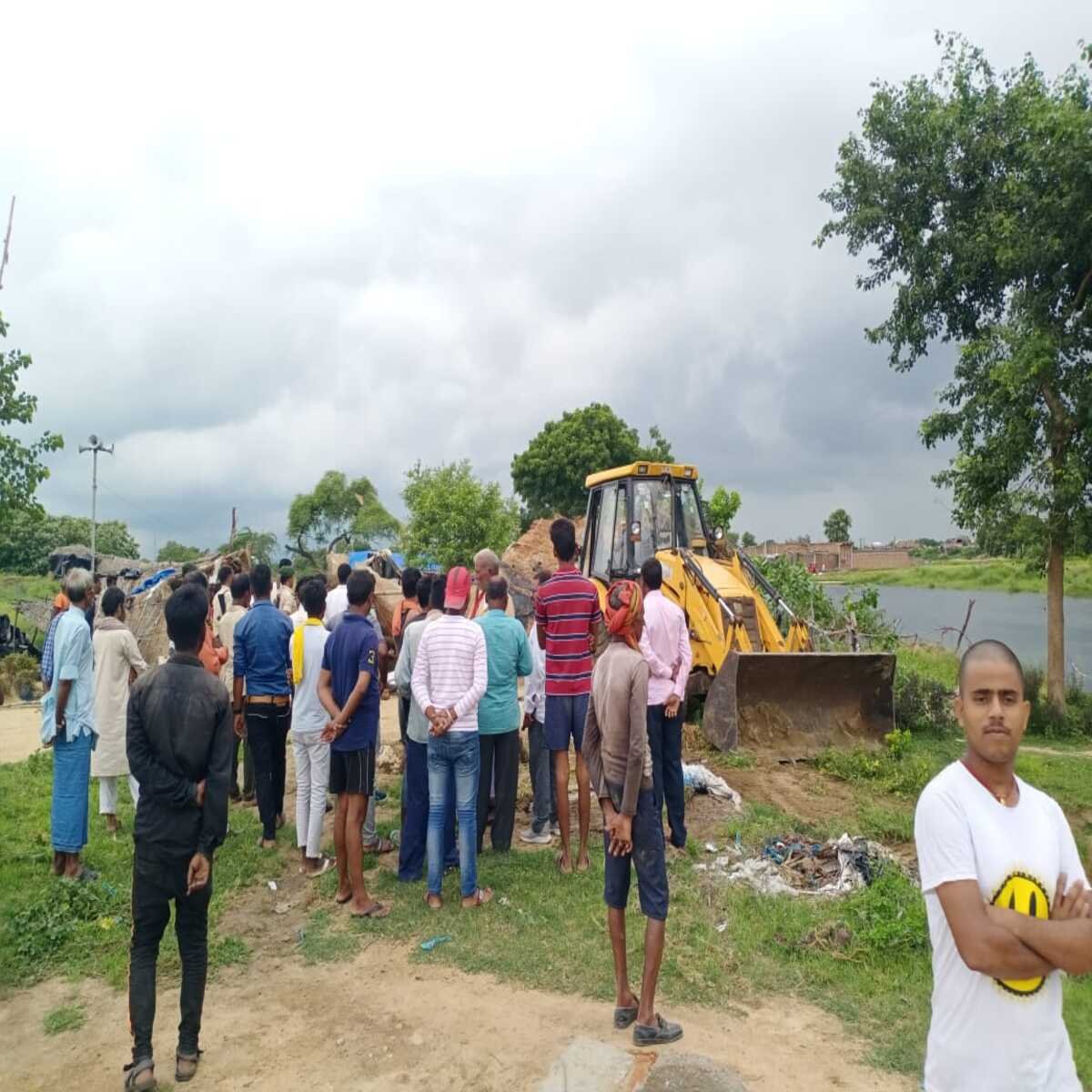 चेनारी : सरकारी जमीन को अतिक्रमणमुक्त कराया गया