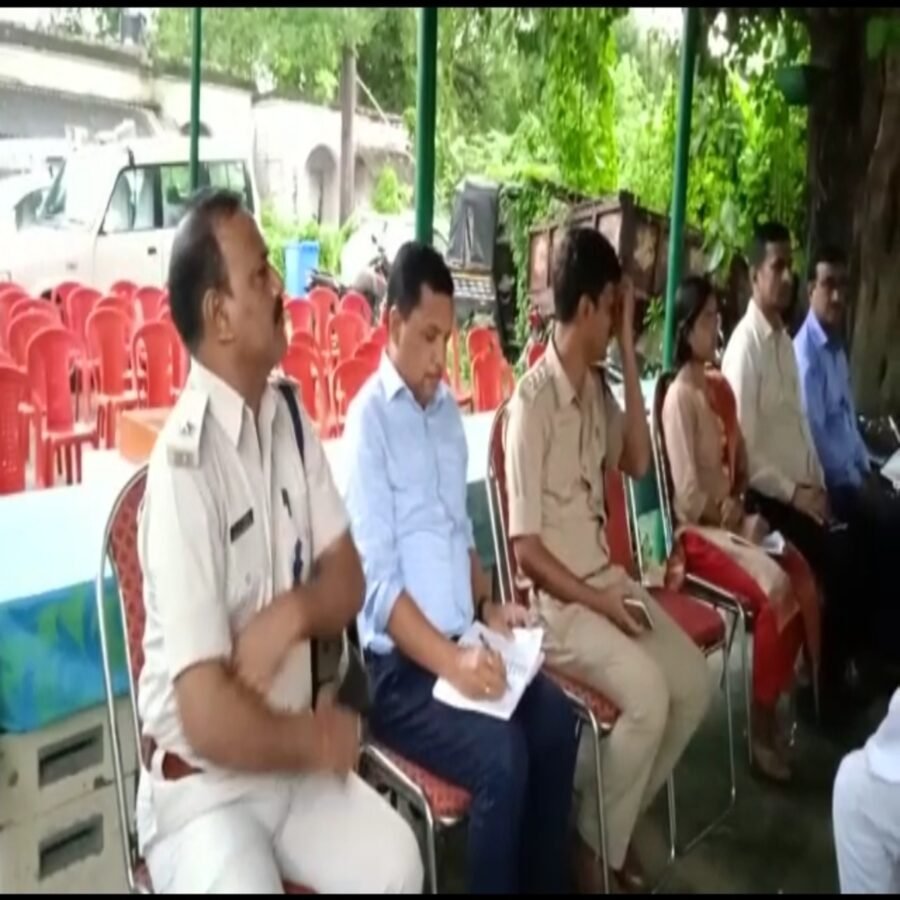 सासाराम : शांति व आपसी सद्भाव पूर्वक माहौल में मनाएं दुर्गापूजा का त्यौहार: एसडीएम