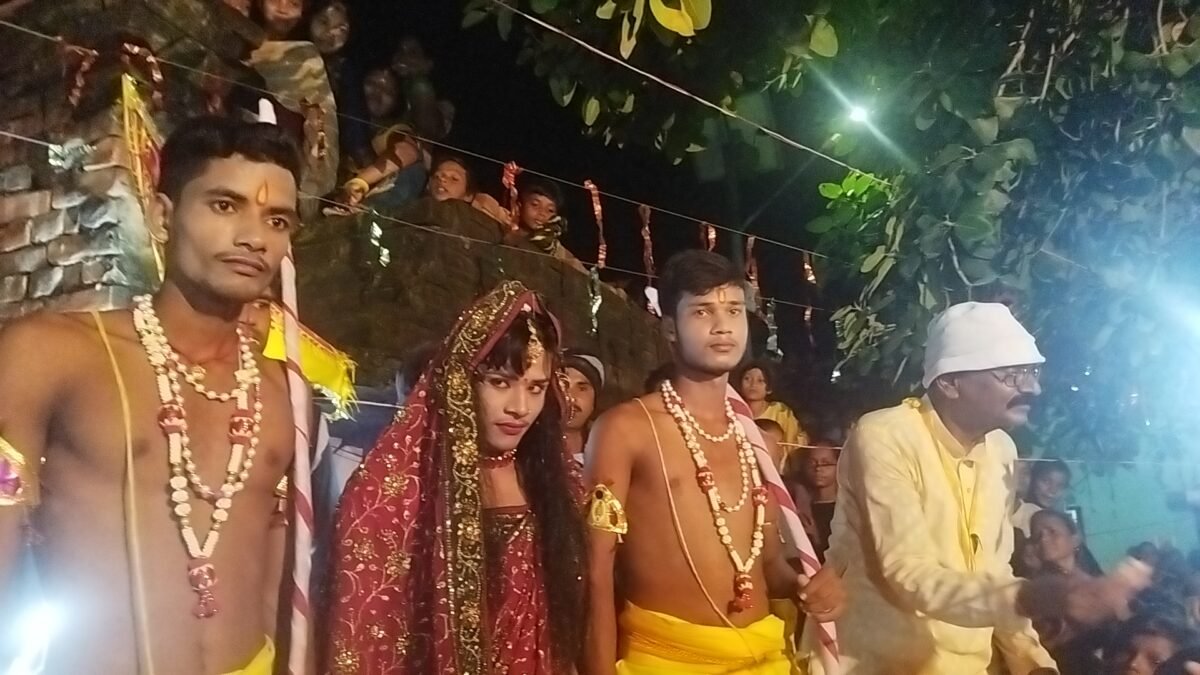 रोहतास : असत्य पर हुई सत्य की विजय, धू-धू कर जला रावण का पुतला