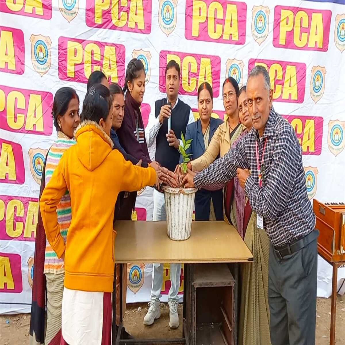 जन्म दिवस के अवसर पर छात्रा ने पौधा लगाकर दिया पर्यावरण संरक्षण का संदेश