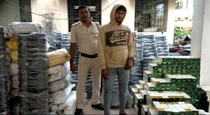 हरियाणा से शराब की खेप लेकर आ रहे हैं एक तस्कर को पुलिस ने किया गिरफ्तार मैजिक हुई जब्त