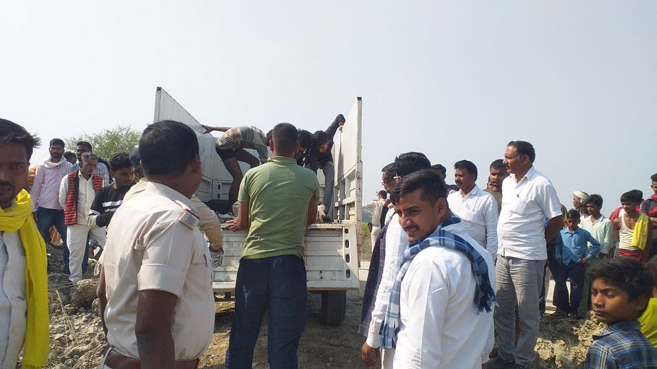 दुर्गावती में अज्ञात व्यक्ति का शव मिलने से इलाके में सनसनी