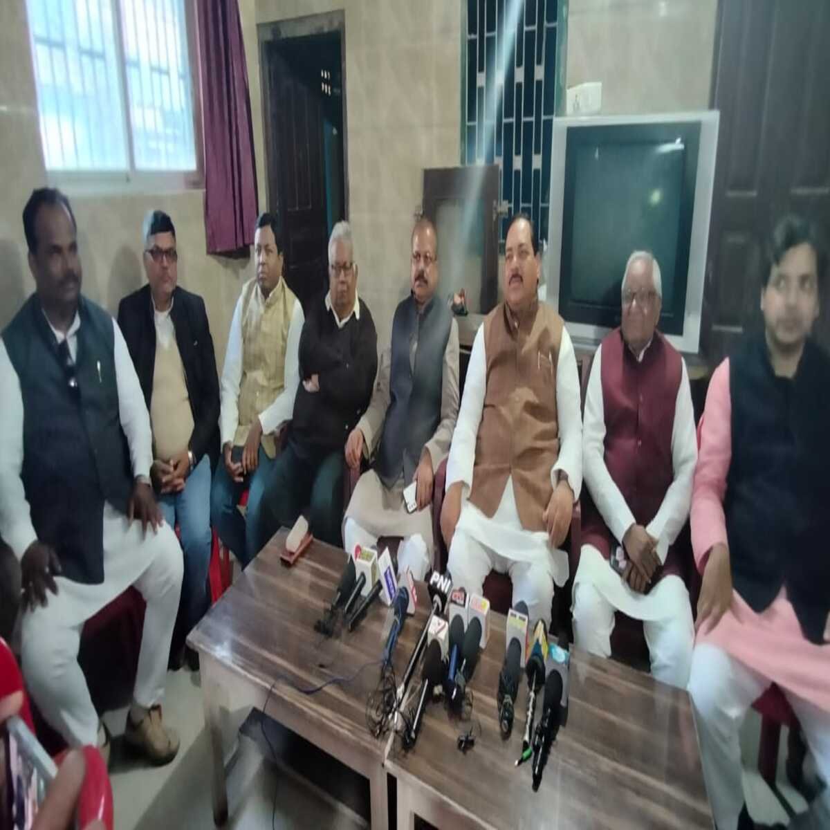जदयू के राष्ट्रीय महासचिव सह पूर्व केंद्रीय मंत्री ने दरभंगा के सांसद को करारा जवाब दिया एवं केन्द्र सरकार को कठघरे में खड़ा किया