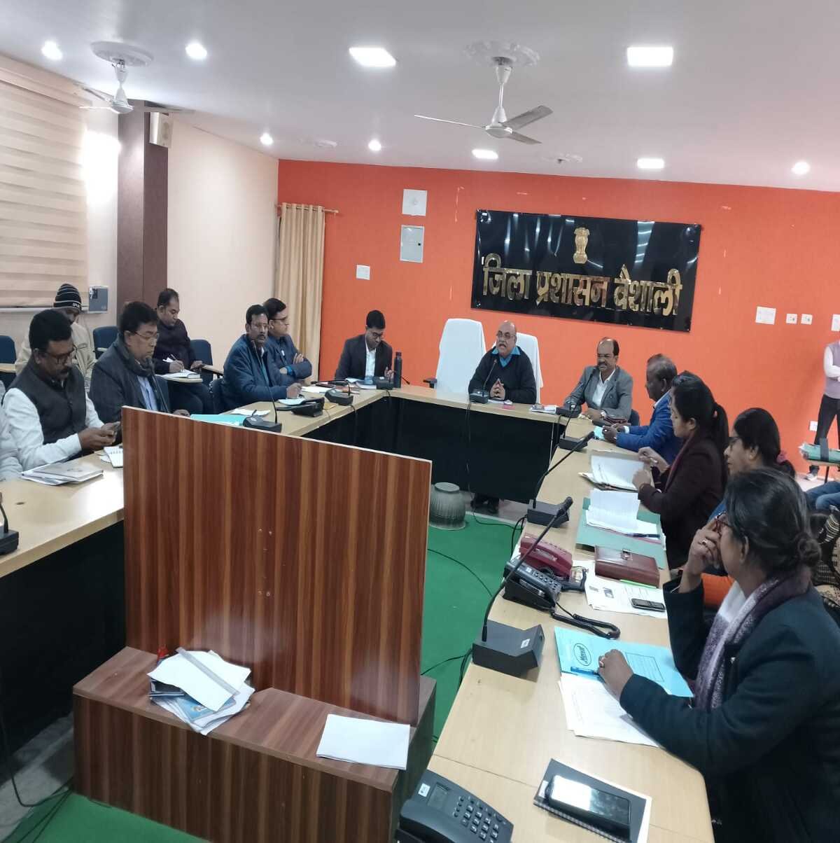 वैशाली समाहरणालय सभागार में अपर समाहर्ता ने की जिला स्तरीय समन्वय समिति की बैठक की अध्यक्षता 