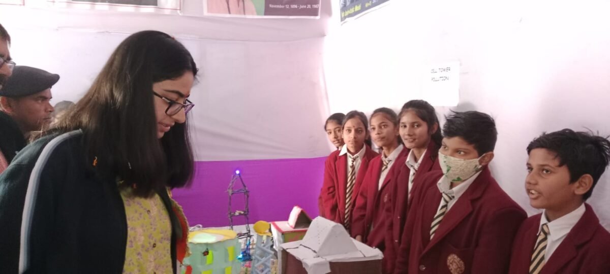 सनबीम पब्लिक स्कूल में आयोजित हुआ फन फेट मेला व विज्ञान प्रदर्शनी, 