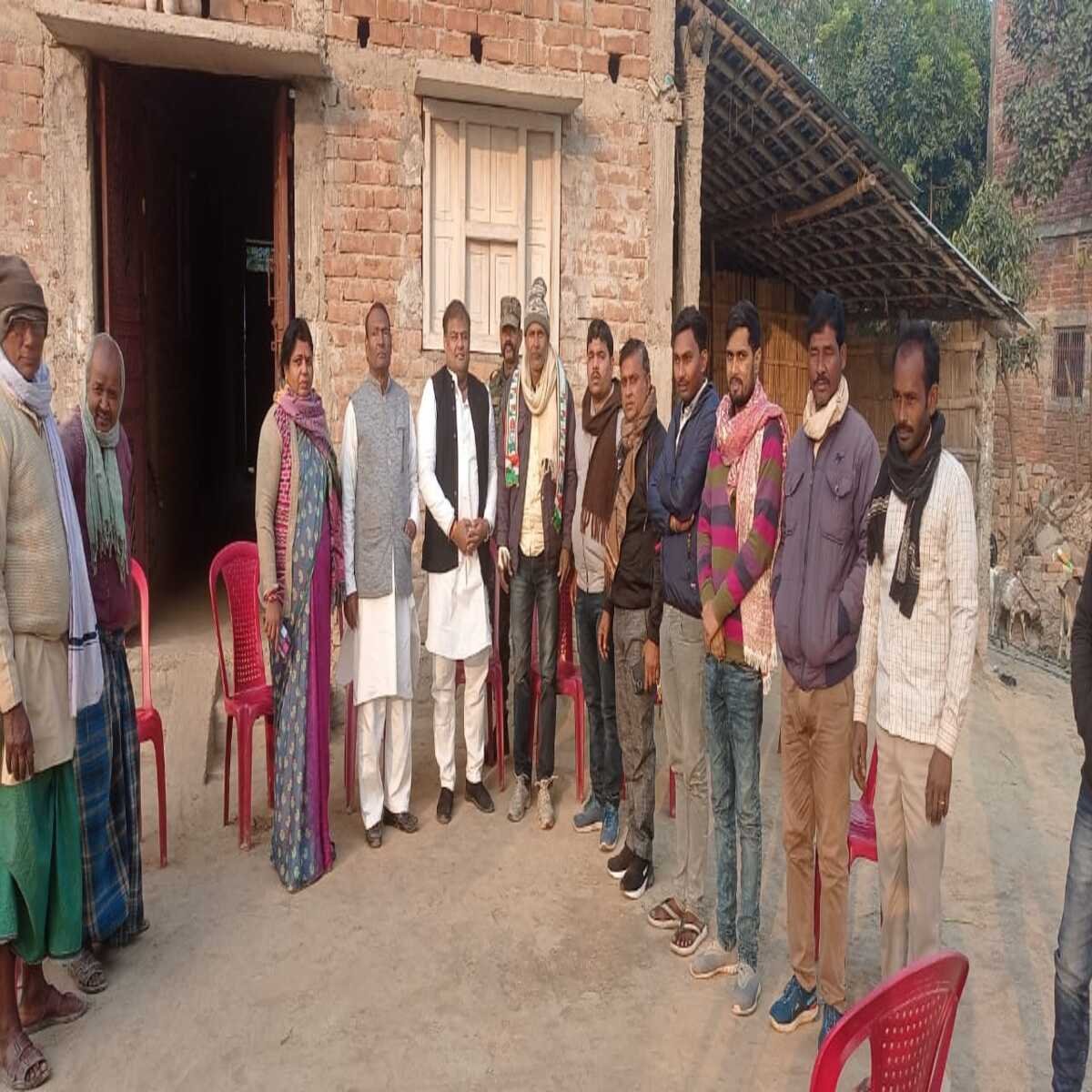 महिला प्रकोष्ठ बेलदौर के प्रखंड अध्यक्ष बनी मंजू देवी,डॉ चंदन यादव ने गुलदस्ता देकर किया सम्मानित 
