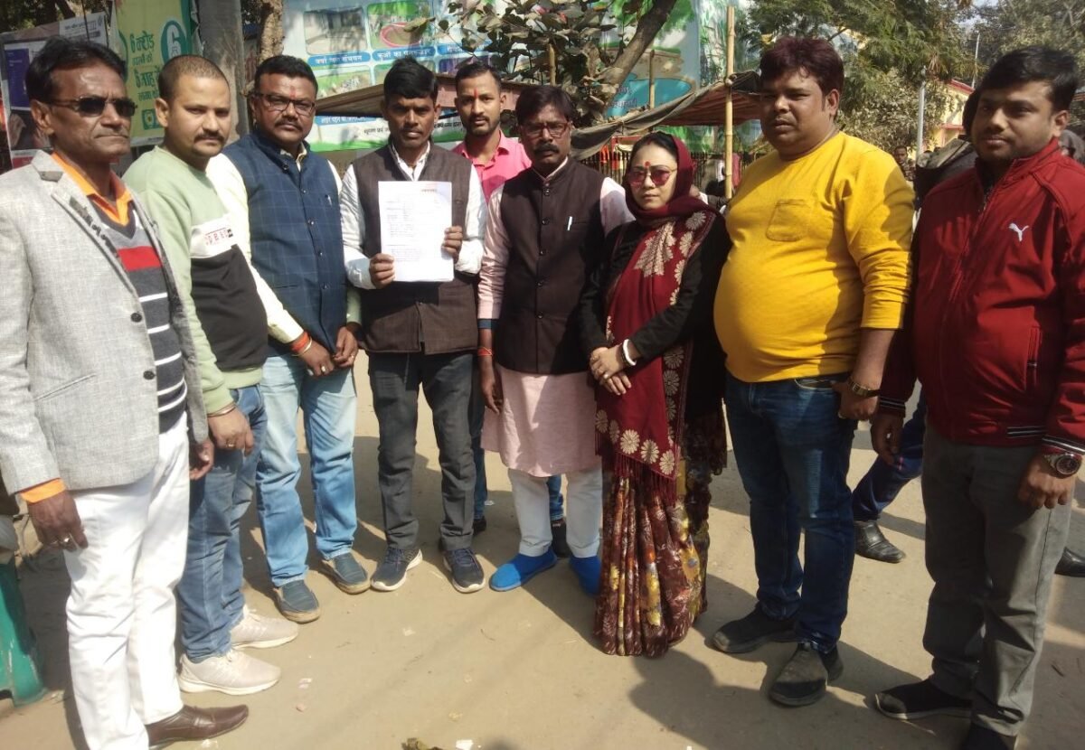 शिक्षा मंत्री के खिलाफ परिवाद दायर