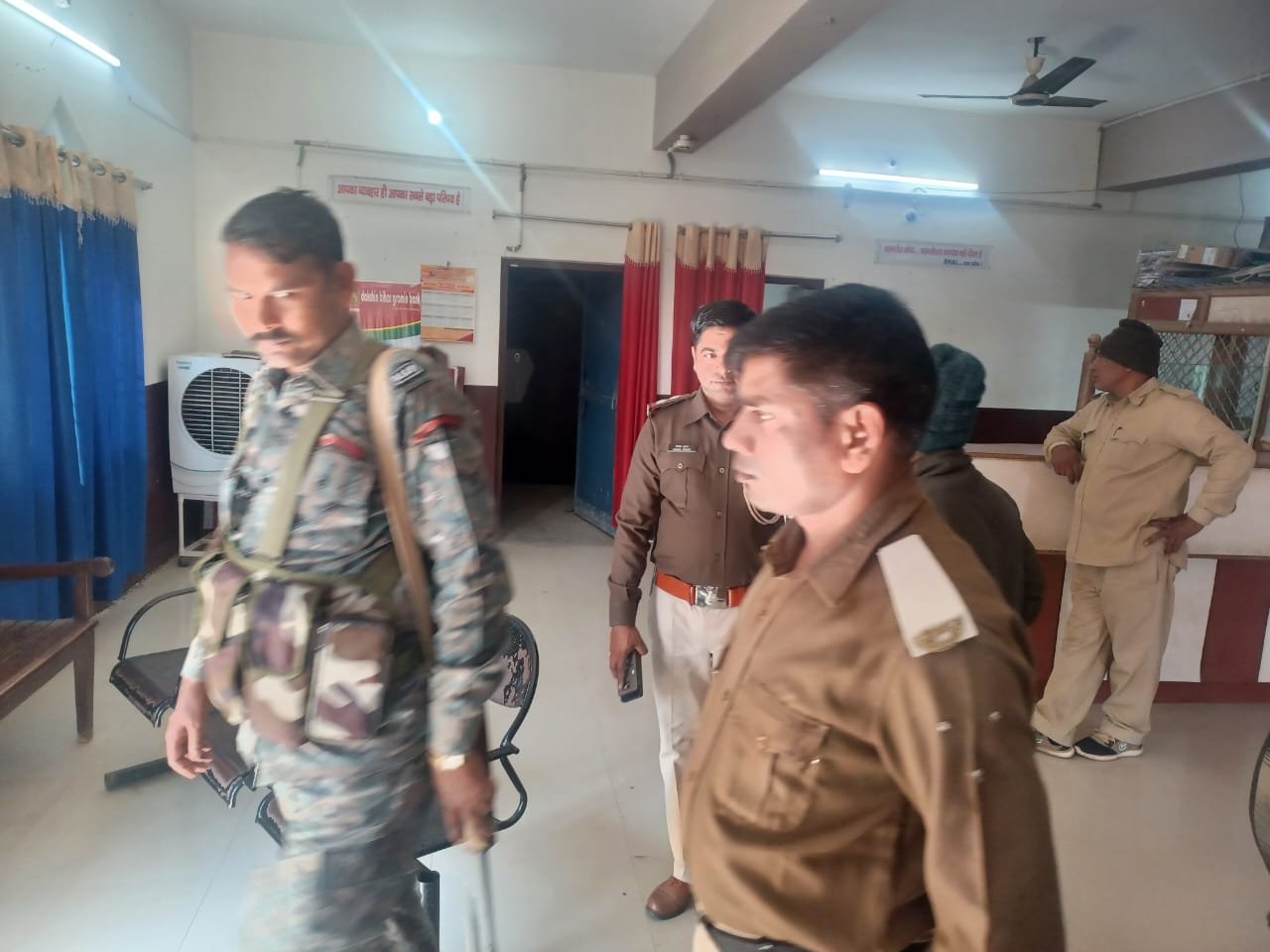 दक्षिण बिहार ग्रामीण बैंक में सेंधमारी कर चोरी करने का प्यास ।