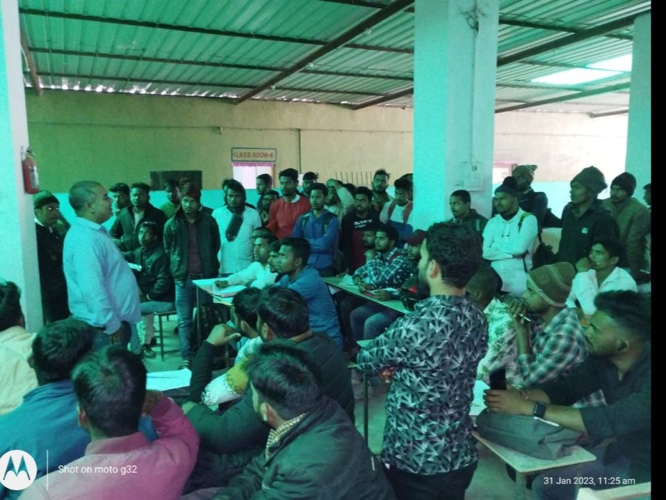 अयांश आईटीआई रोजगार देने में बनता जा रहा अग्रणी