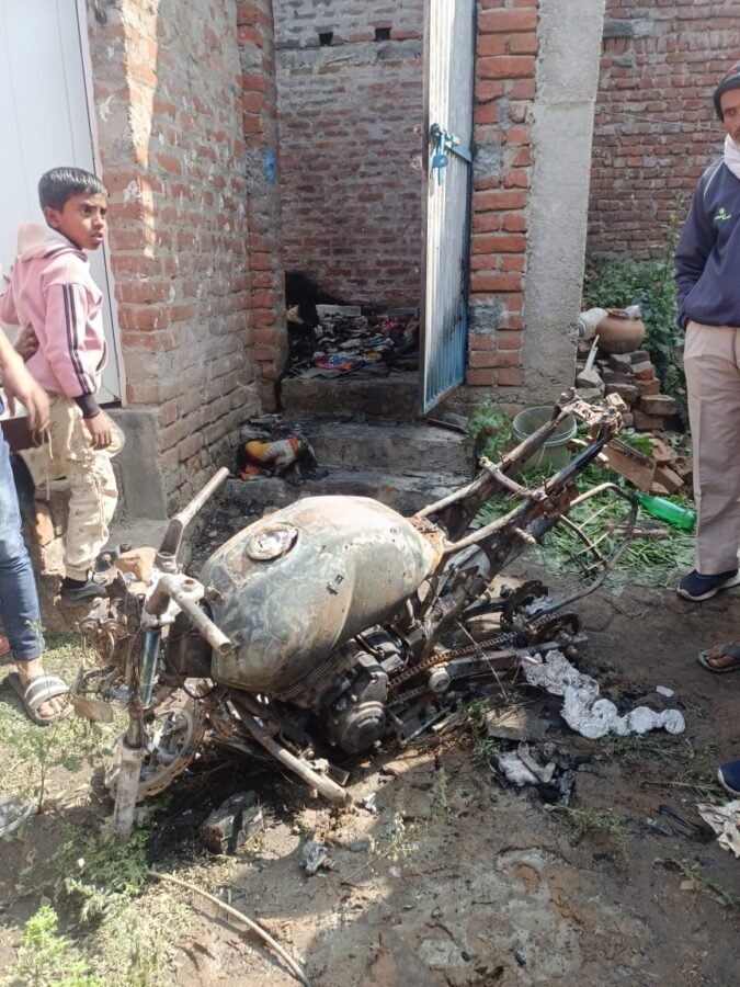 अगलगी की घटना में लाखों रुपए की संपत्ति जलकर राख