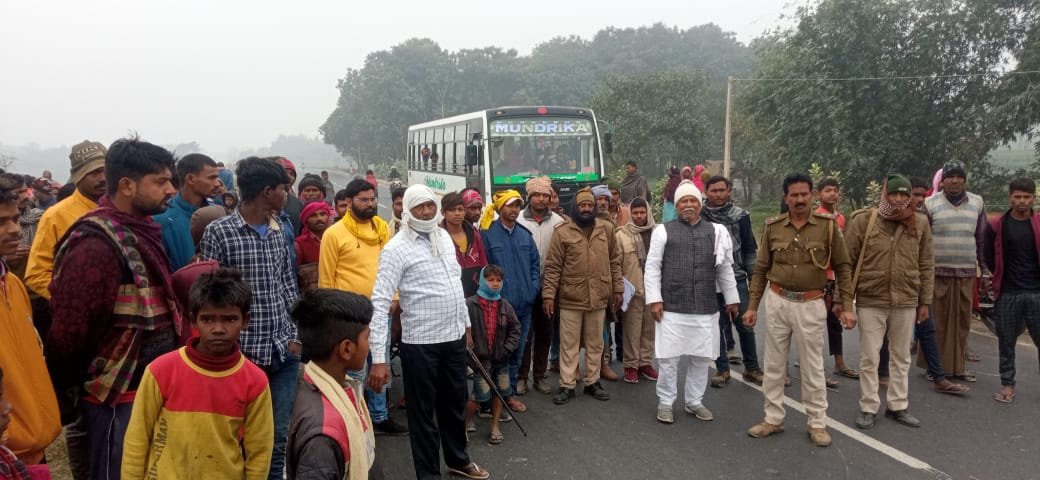 माघी पूर्णिमा को स्नान करने जा रही एक महिला की सड़क दुर्घटना में मौत एक अन्य घायल