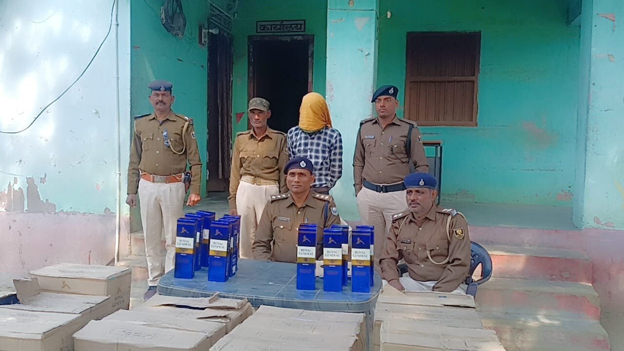 पिक अप पर लदा अवैध विदेशी शराब के साथ चालक गिरफ्तार