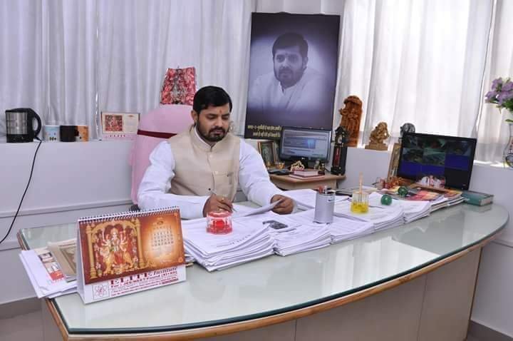 एलिट इंस्टीच्यूट की सफलता के पीछे उनकी बेहतर सोच और बेहतर कर्म ही है
