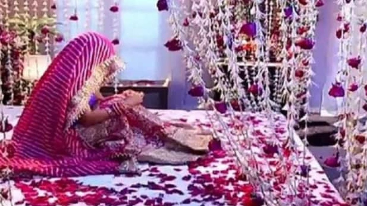 OMG: शादीशुदा आदमी पर चढ़ा प्यार का खुमार, ट्रांसजेंडर से रचाई शादी!