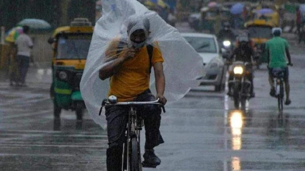 Bihar Weather: बिहार में पलटेगा मौसम, इन जिलों में बारिश के साथ ओले गिरने की चेतावनी