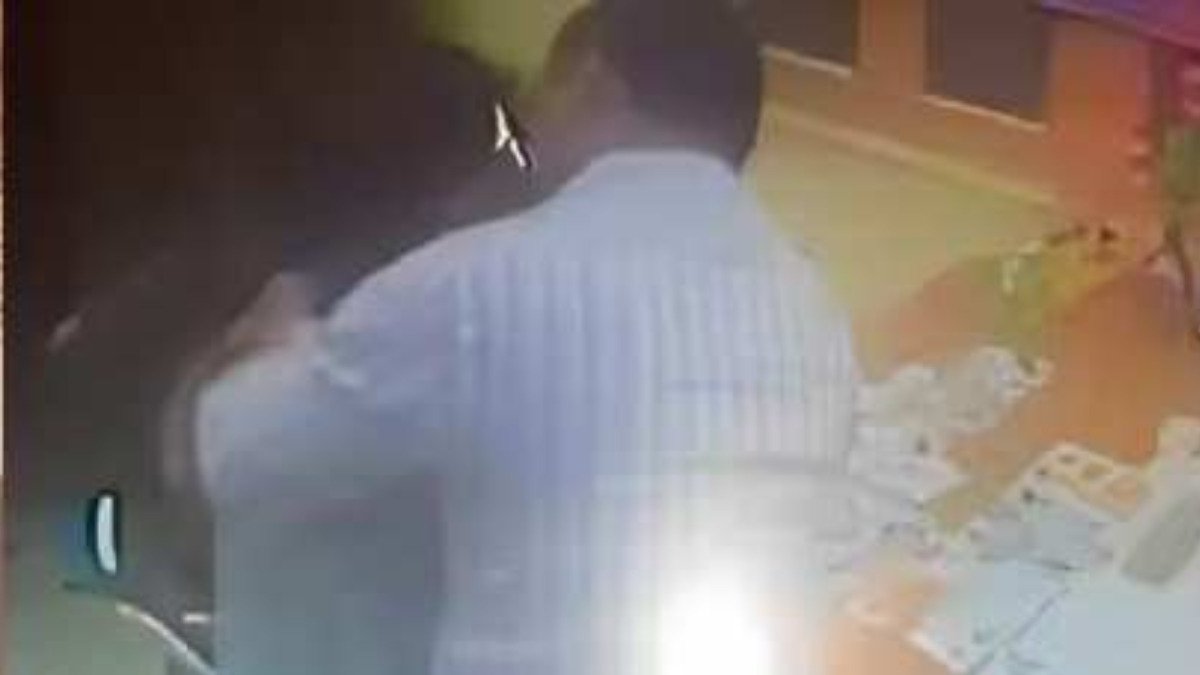 बिहार: प्राइवेट स्कूल में किस करते हुए डायरेक्टर का विडियो सोशल मीडिया पर हुआ वायरल!