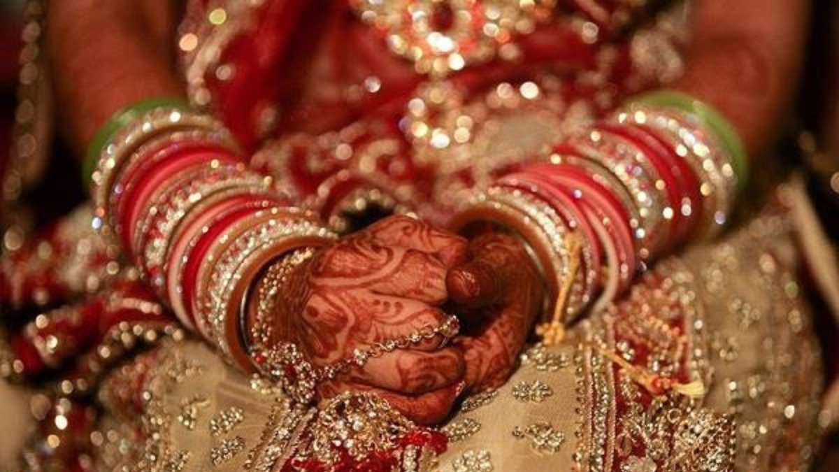 OMG: दुल्हन पर टूटा दुखों का पहाड़, शादी के मंडप से भागा दूल्हा!