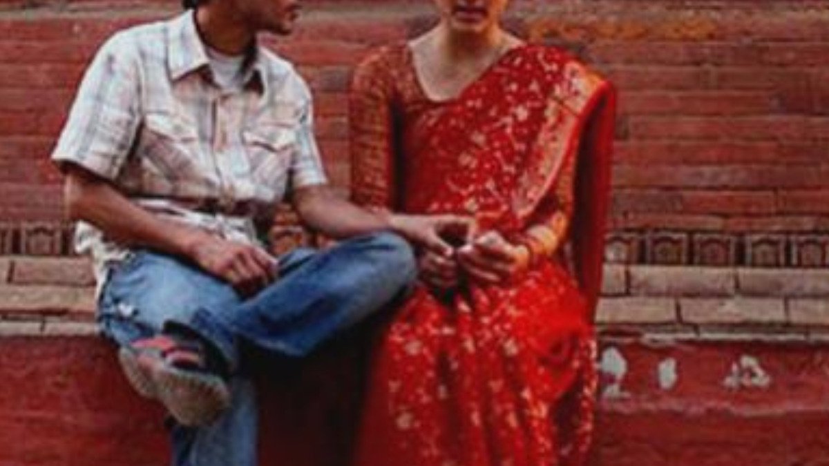 तीन बच्चों की मां ने थाने में 21 साल के युवक से रचाई शादी, पुलिसवाले बने बाराती