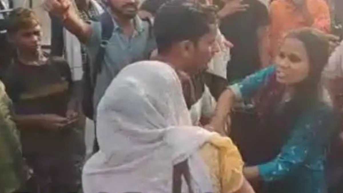 प्रेमिका के साथ पार्क में घूम रहा था पति, अचानक पहुंच गई पत्नी, फिर हुआ हाई वोल्टेज ड्रामा