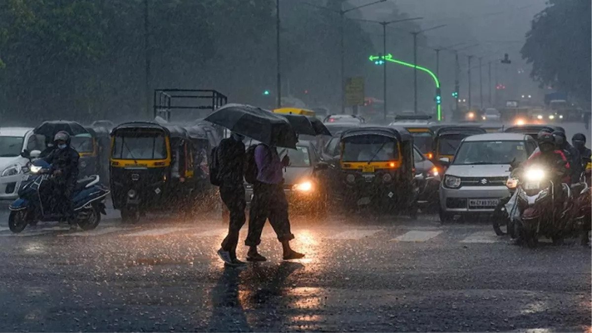बिहार में मौसम विभाग का अलर्ट जारी, इन 17 जिलों में आज आंधी, बारिश व ठनके के आसार