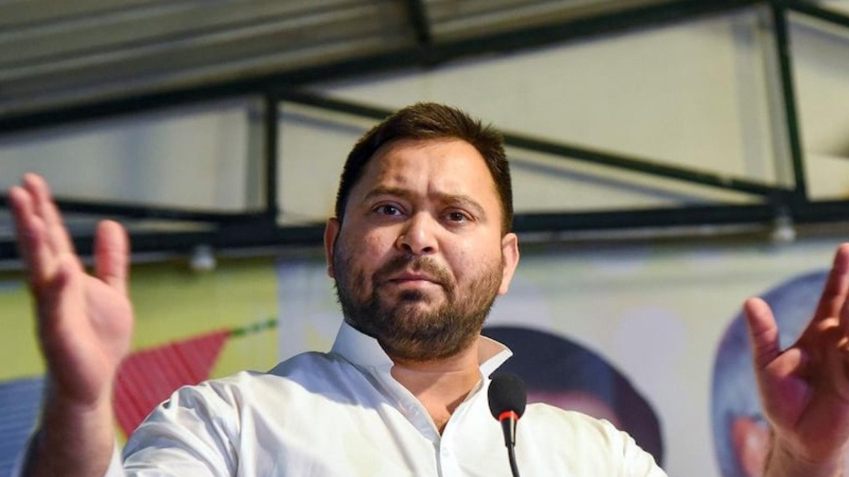 बिहार: तेजस्वी को सताया ED और CBI का डर, मिडिया के सामने फिसली जुबान!