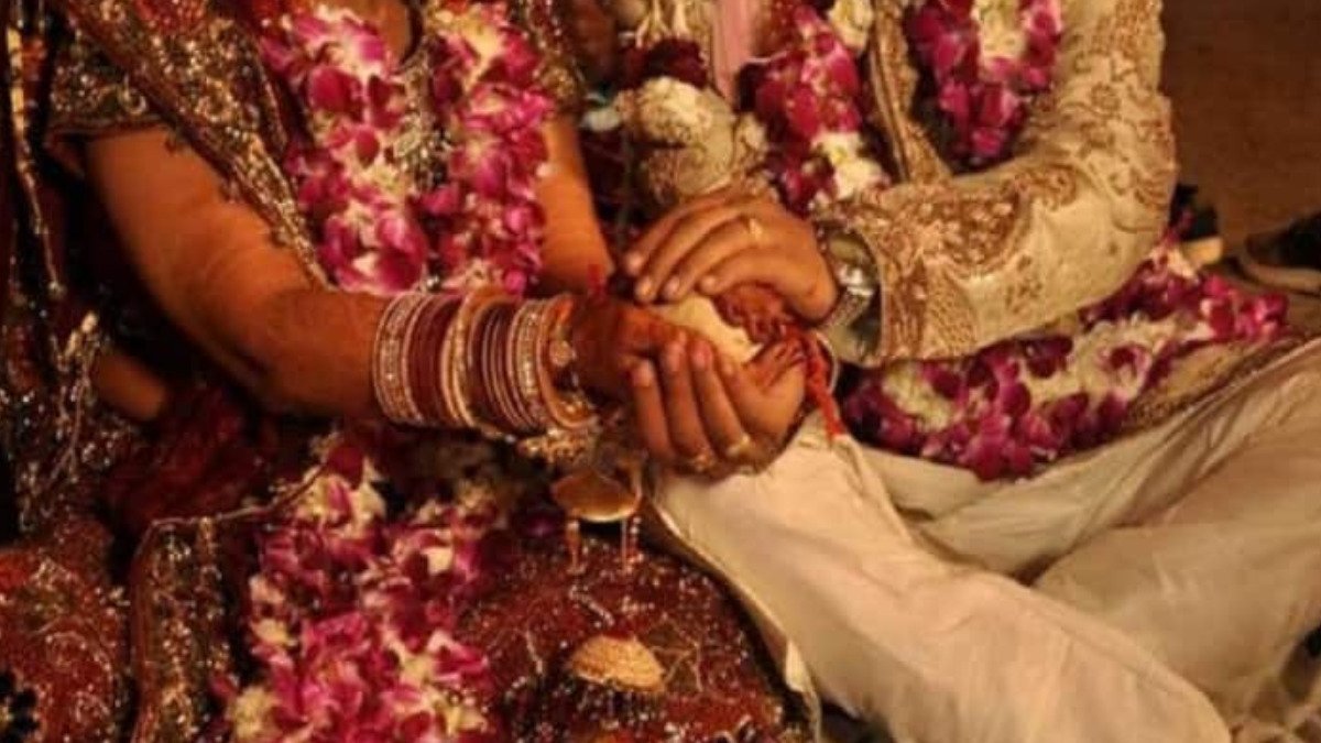 घर में ससुर के मरने का छाया था मातम, बहू प्रेमी संग हुई फरार