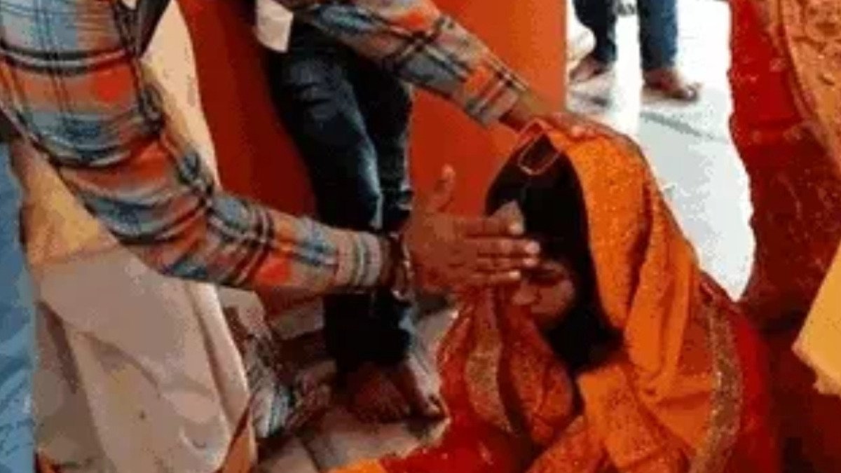 बिहार में रुखसाना बनी रुकमणी, डुबकी लगाकर हिंदू प्रेमी के साथ लिए सात फेरे