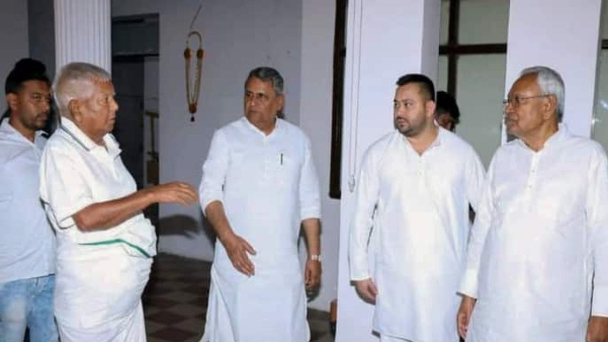 Opposition Parties Meeting: विपक्षी एकता पर बैठक से पहले अचानक CM आवास पहुंचे लालू, जानिए बंद कमरे में क्या हुई बात?