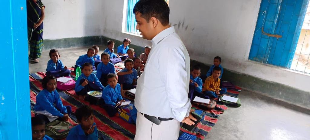डीएम ने भरखर पंचायत में सरकार की विभिन्न योजनाओं का किया निरीक्षण-