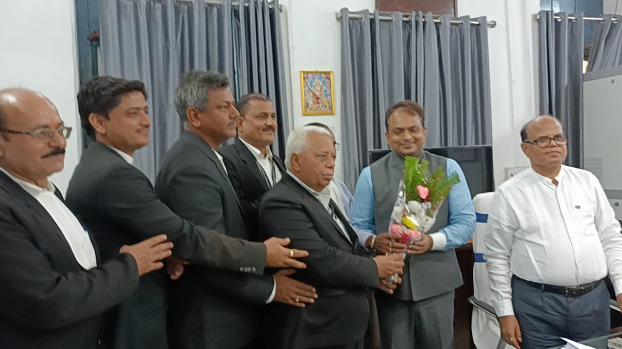 राष्ट्रीय लोक अदालत की सफलता तथा नये कीर्तिमान स्थापित करने में विधि संघ और अधिवक्ता की भूमिका सराहनीय- जिला जज  