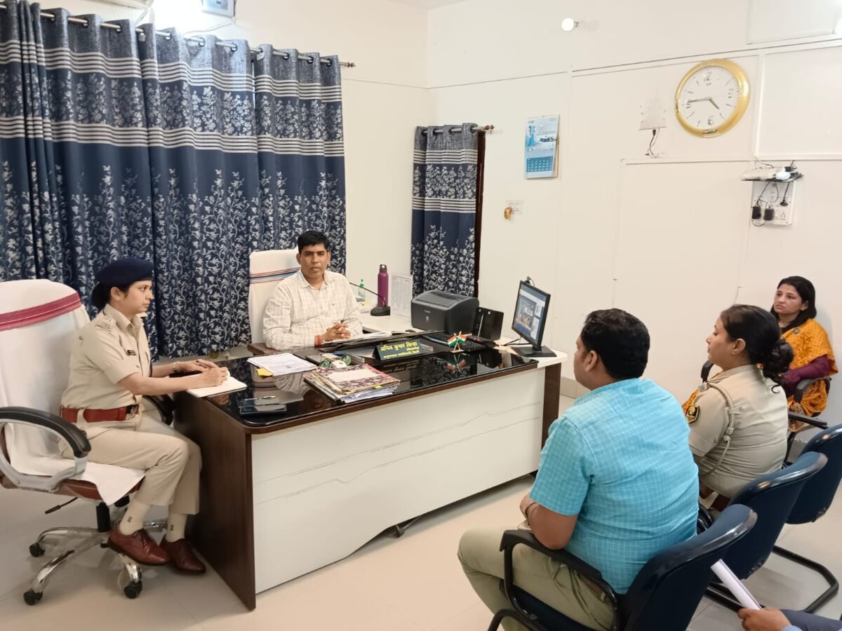 डेहरी शहर में  बडे वाहनों से जाम से निजात पाने के लिए  हुई बैठक ।