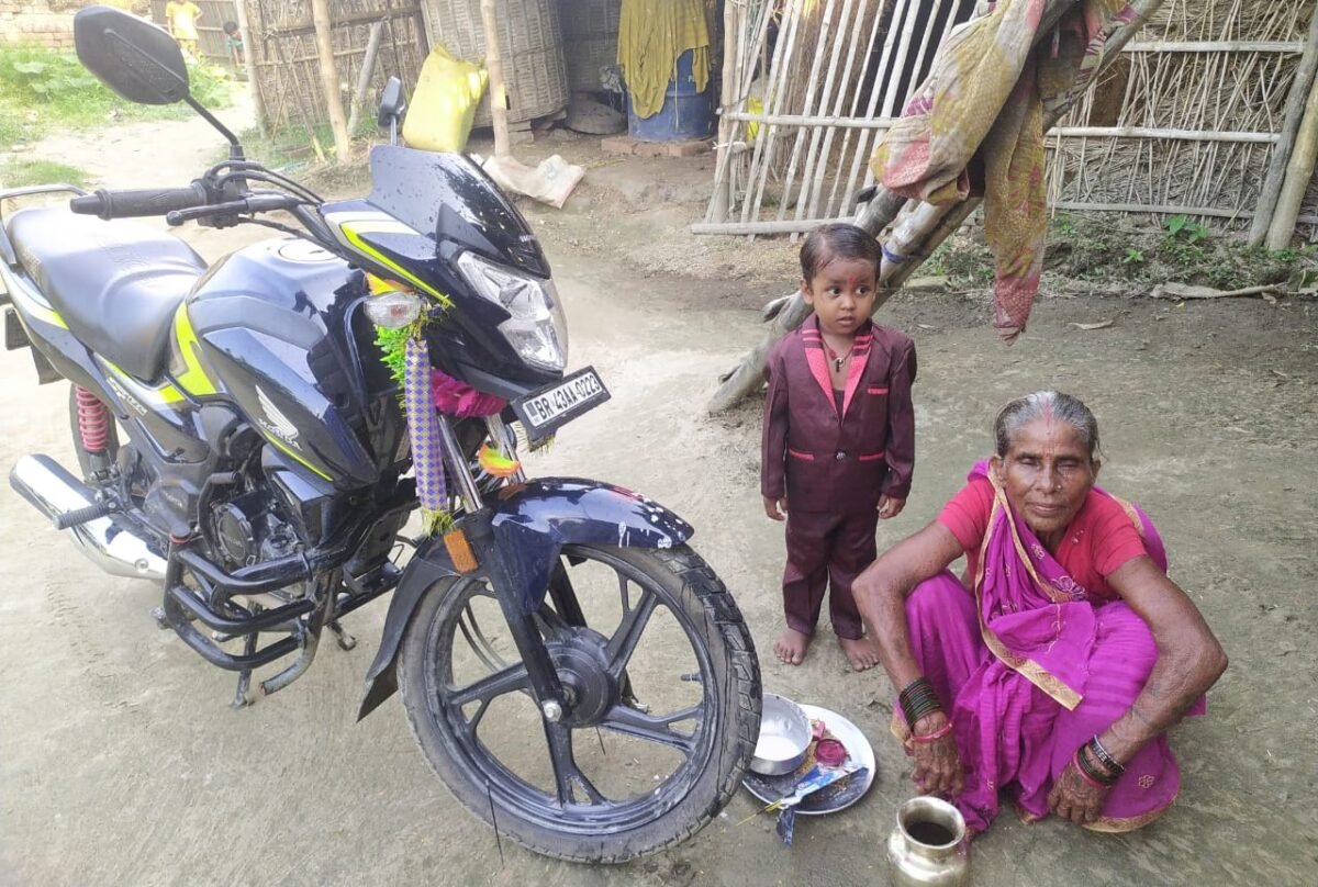 विश्वकर्मा पूजा:धूम धाम से मनाई गई विश्वकर्मा पूजा l
