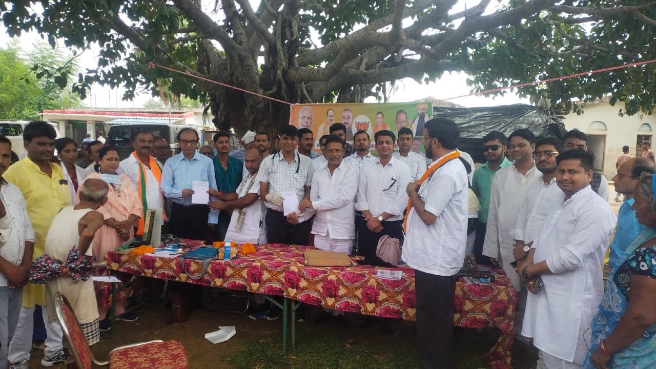 पीएम के जन्मदिन को सेवा सप्ताह के रूप में मना रहे भाजपा कार्यकर्ता , मुफ्त चिकित्सा शिविर का हुआ आयोजन 