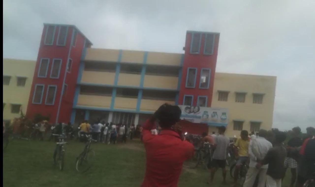 छात्र ने शिक्षक पर लगाया बेवजह पिटाई करने का आरोप