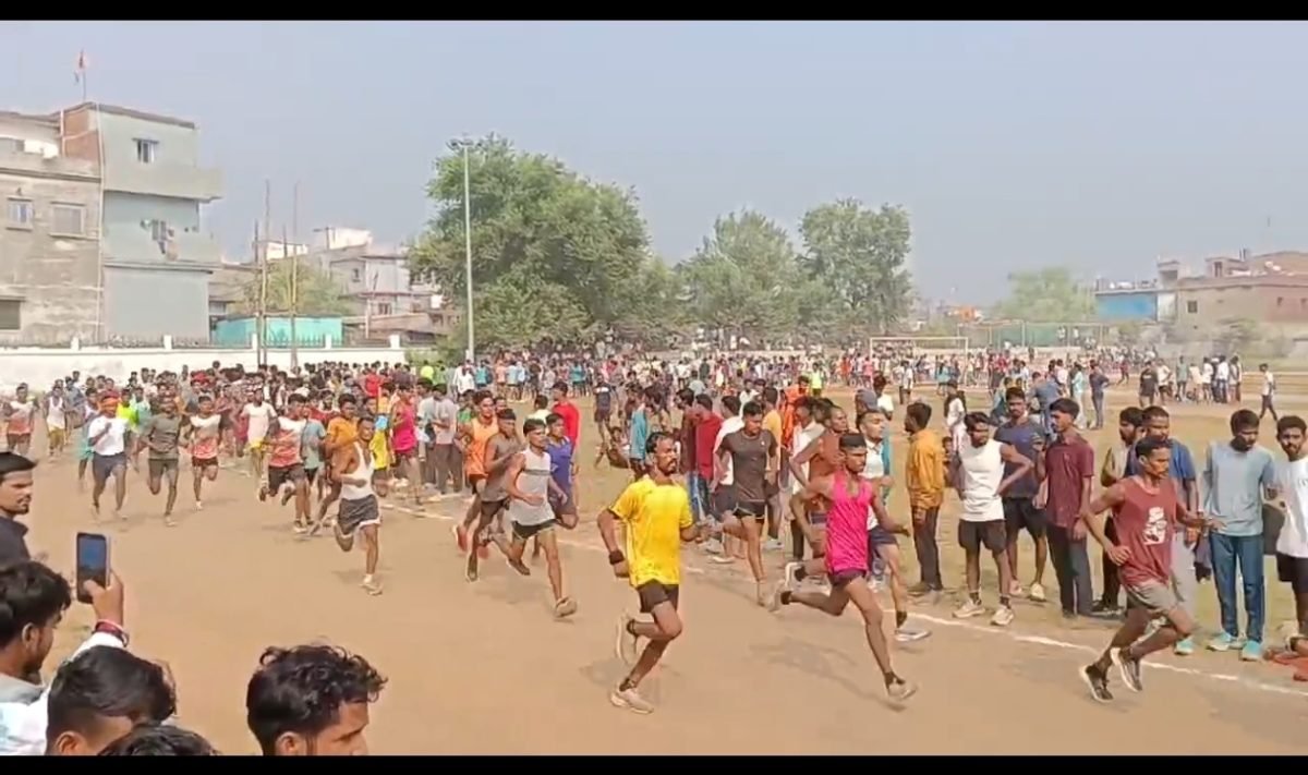 रामगढ़ में होमगार्ड अभ्यर्थियों की ट्रायल दौड़ जारी, विभिन्न प्रखंडों से पहुंचे युवा